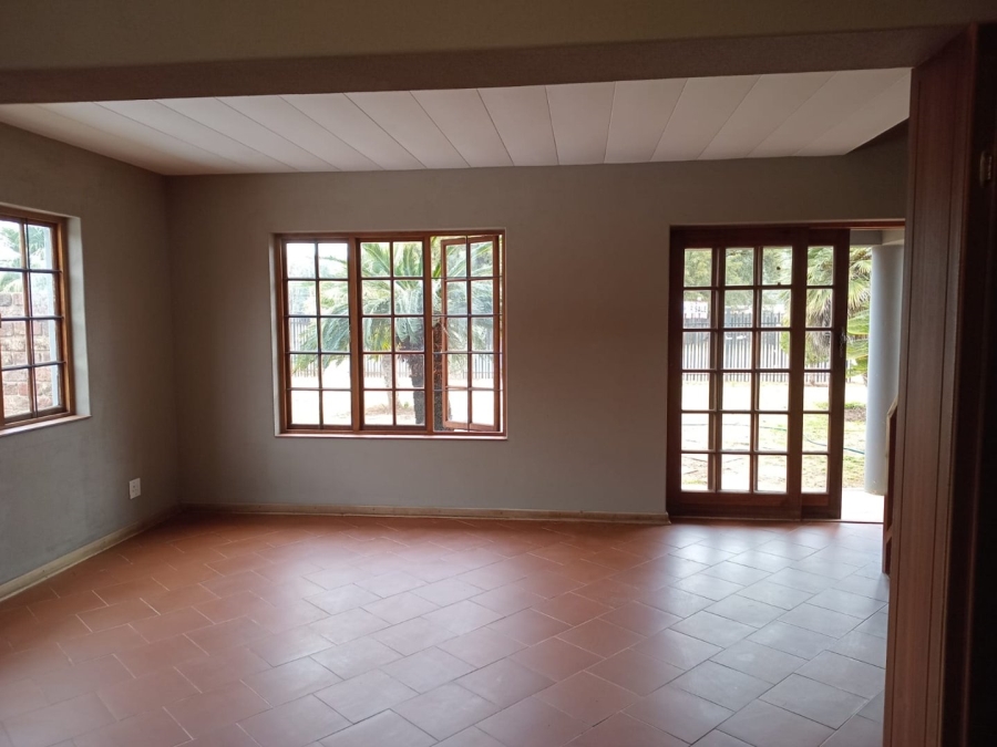 4 Bedroom Property for Sale in Bloemhof North West
